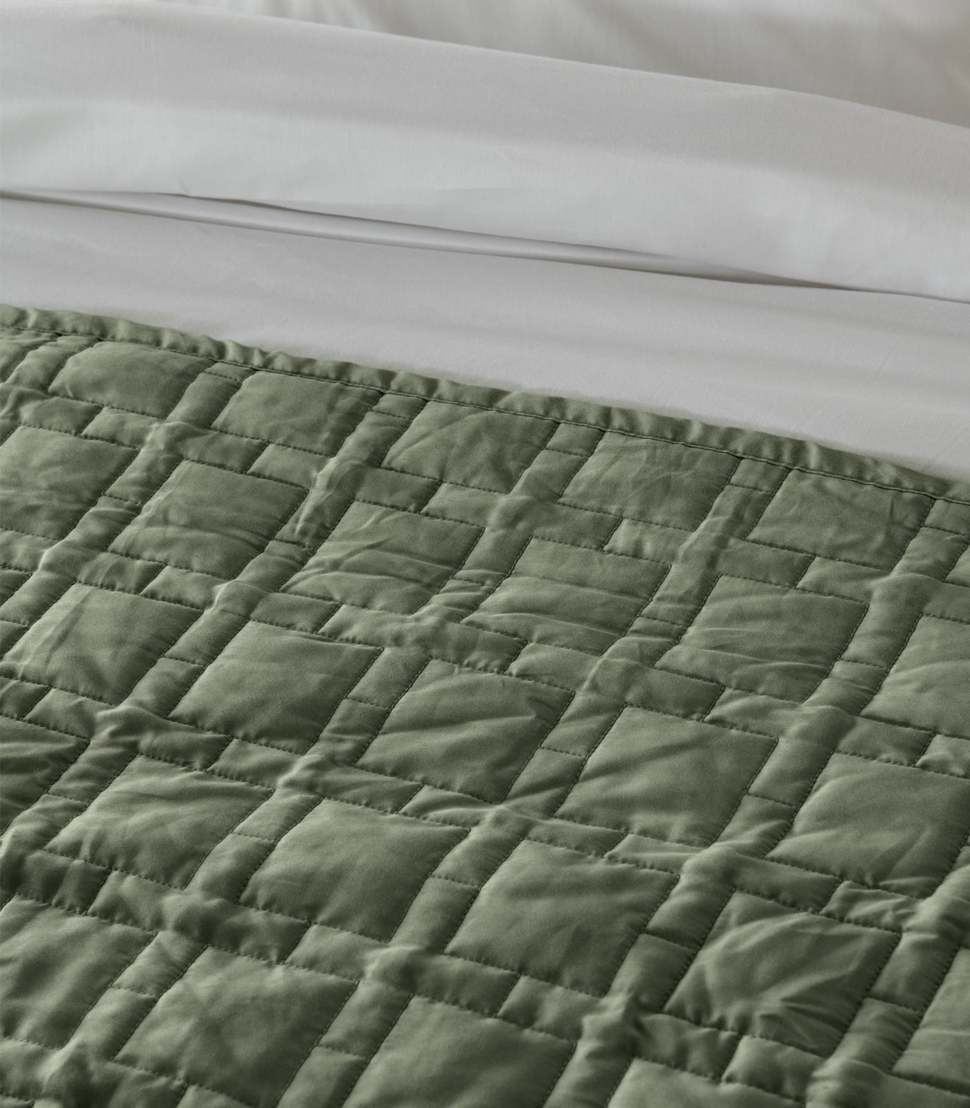 Bhumi Organic Cotton - Quilted Blanket - Lattice Design - Bronze Green