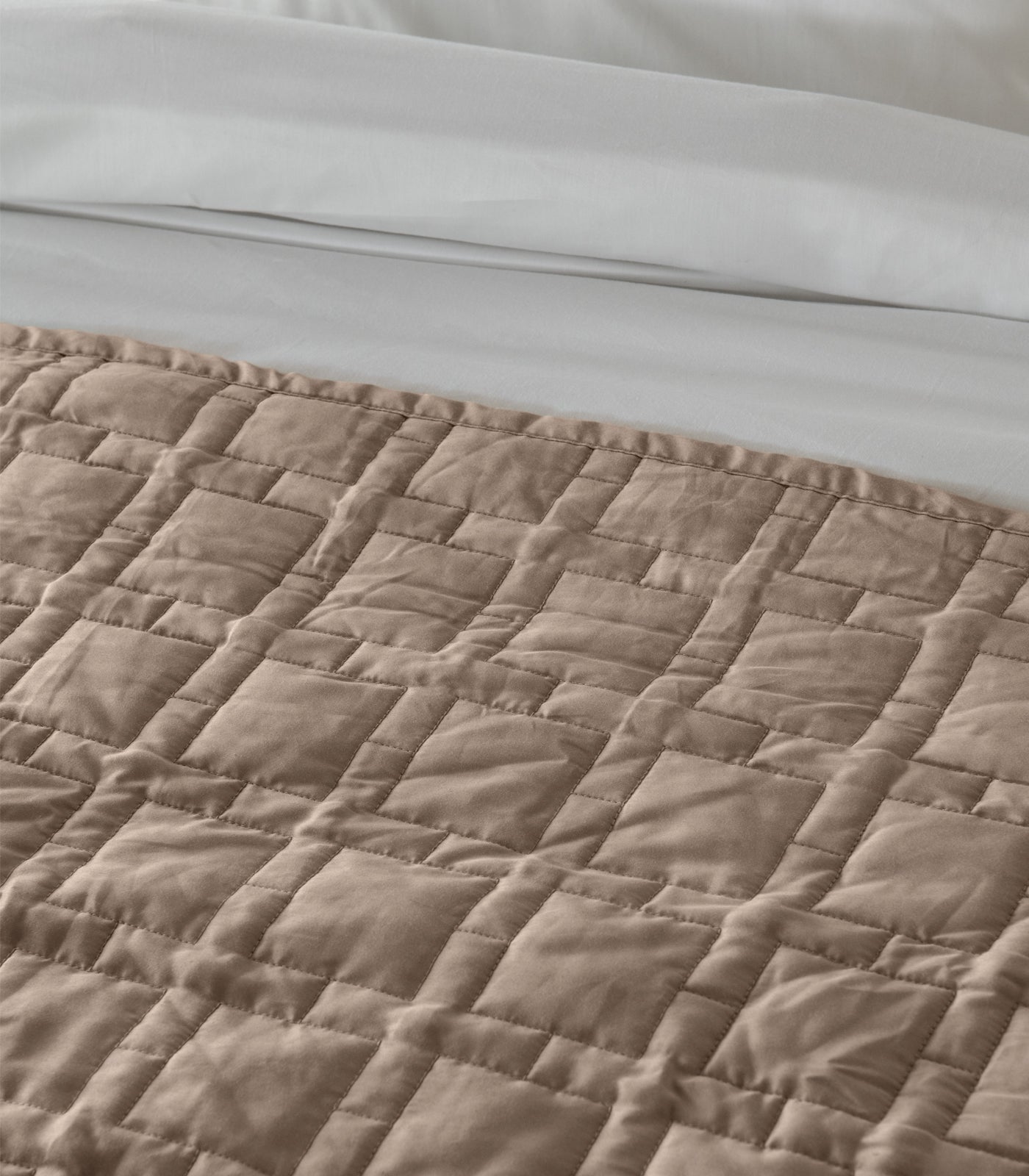 Bhumi Organic Cotton - Quilted Blanket - Lattice Design - Golden Taupe